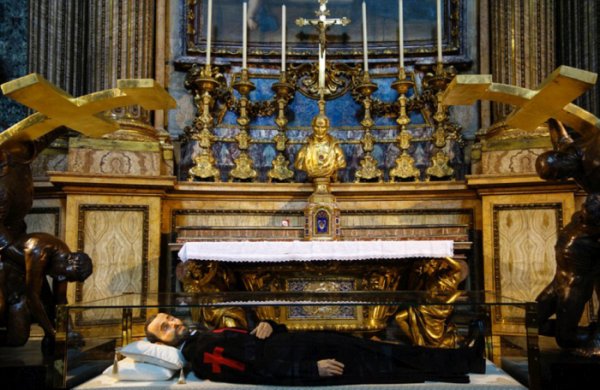 Нетленные тела в итальянских церквях