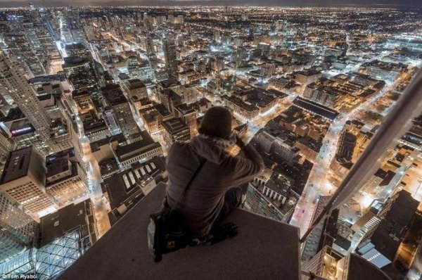 33 жутких фотографии с крыши мира