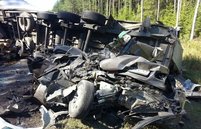 В Ленинградской области на трассе А114 произошло массовое ДТП. Есть пострадавшие
