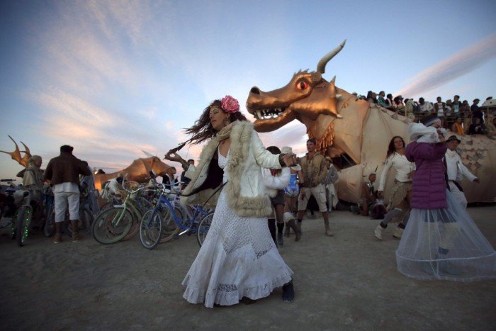 Как проходит фестиваль «Burning Man» 2015
