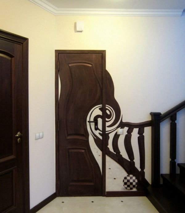 Рисунок на входной двери