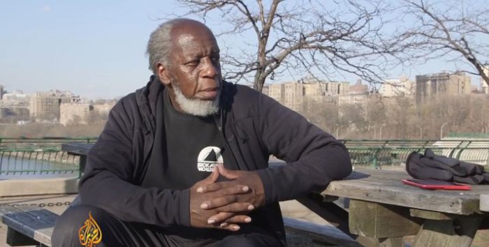 Человек, отсидевший 44 года в тюрьме, делится впечатлениями об окружающем его мире