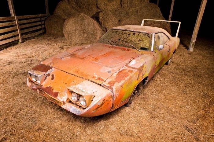 Простоявший в сарае несколько десятилетий масл-кар Dodge Charger Daytona 1969 продадут на аукционе