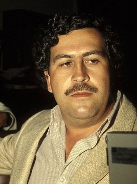 В Майами-Бич снесли особняк колумбийского наркобарона Пабло Эскобара