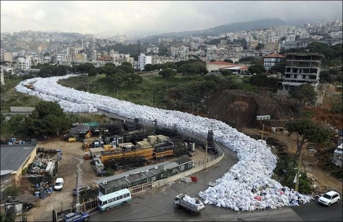 «Река мусора» - новая «достопримечательность» Бейрута