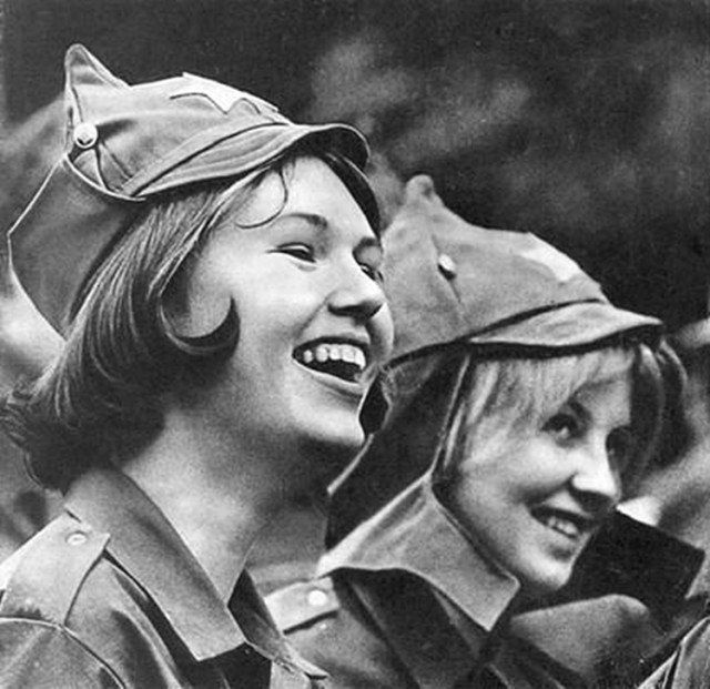Очаровательные советские девушки