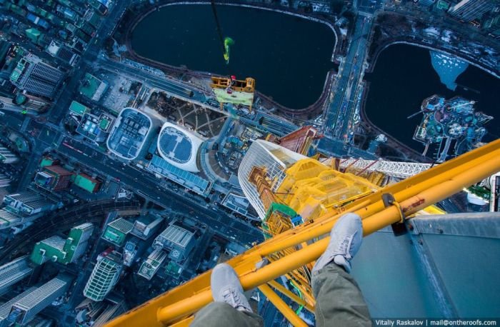 Российские руферы покорили самое высокое здание Кореи