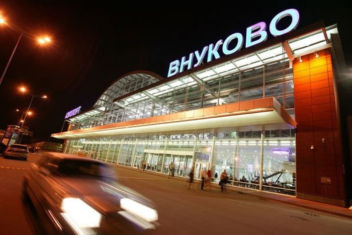 11-летняя девочка без билета улетела из Москвы в Санкт-Петербург