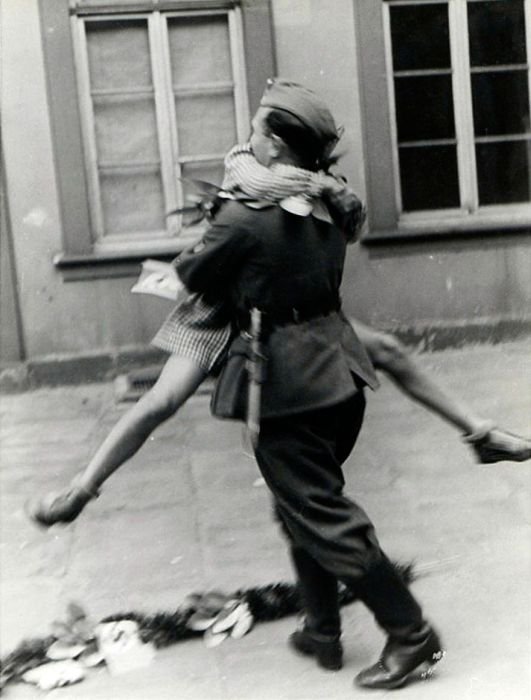 Фото влюбленных, сделанные в период Второй мировой войны