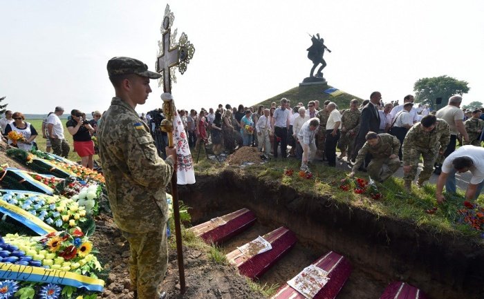 Под Киевом захоронили останки 20 солдат Красной армии