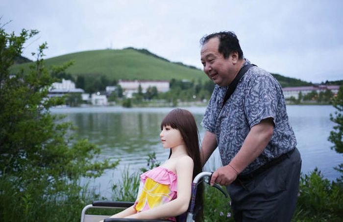  Женатый японец стал жить с силиконовой секс-куклой