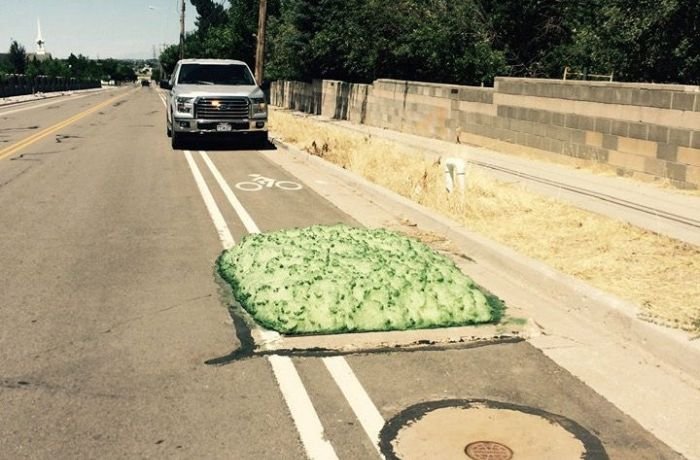  В штате Юта из канализации появилась загадочная зеленая пена