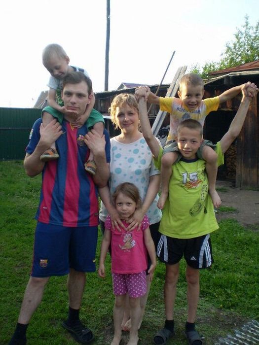  23-летний сибиряк женился на 38-летней матери 11 детей
