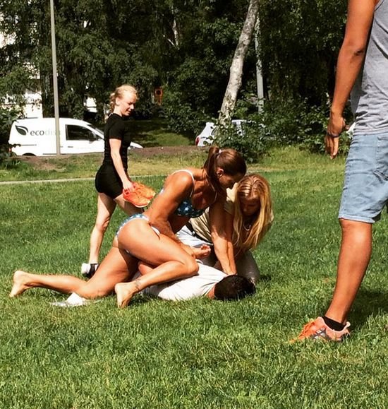 Сотрудница шведской полиции в бикини задержала вора-карманника