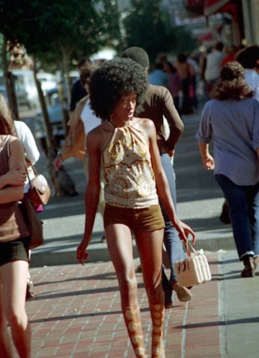  Сексуальные наряды девушек из 70-х