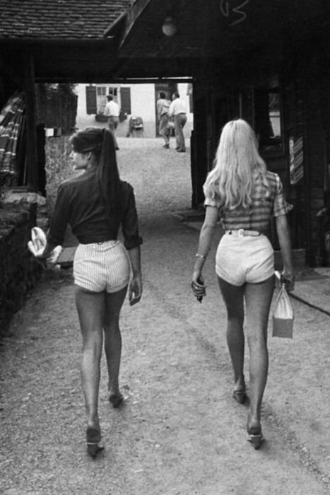  Сексуальные наряды девушек из 70-х