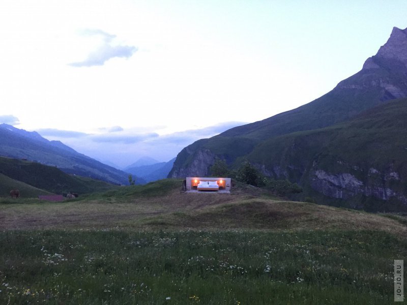 Отель без стен и потолка с лучшим видом на Швейцарские Альпы 