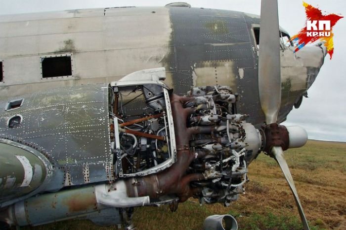 На обшивке самолета, рухнувшего 70 лет назад, нашли послания экипажа и пассажиров (3 фото)