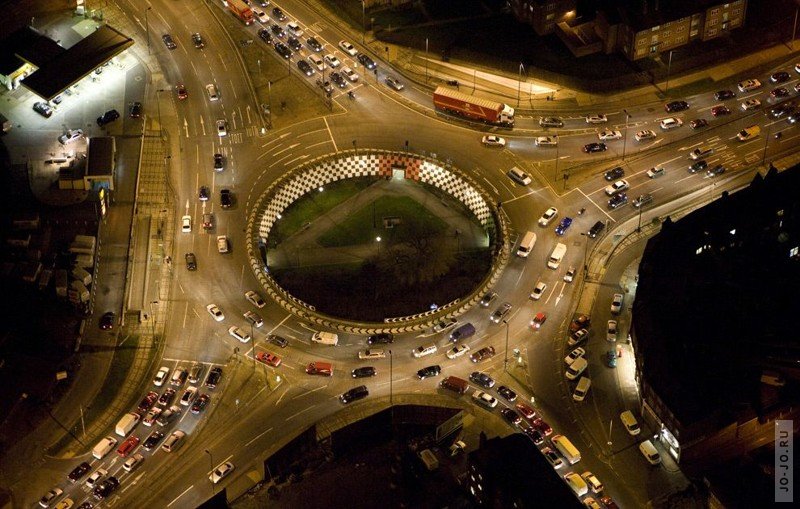 13 самых 'вредных' правил дорожного движения	(2 фото)
