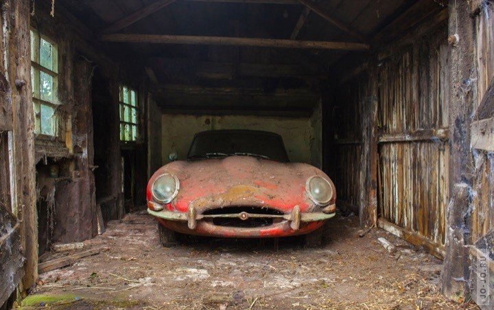 Клад в старом гараже: 1964 Jaguar E-Type	(9 фото)
