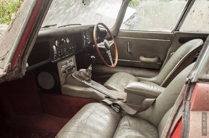 Клад в старом гараже: 1964 Jaguar E-Type	(9 фото)
