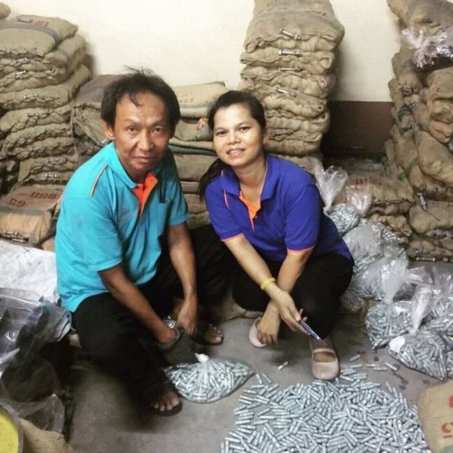  В Таиланде бездомный изменил свою жизнь, вернув утерянный кошелек хозяину (7 фото)