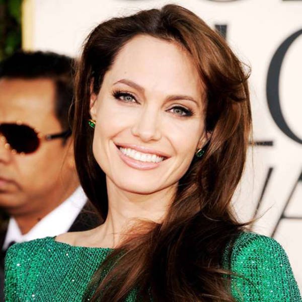  Как с годами менялась Анджелина Джоли (22 фото)