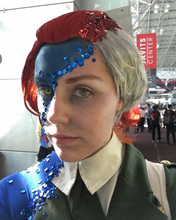  Оригинальный костюм косплеерши на нью-йоркском фестивале Comic Con (3 фото)