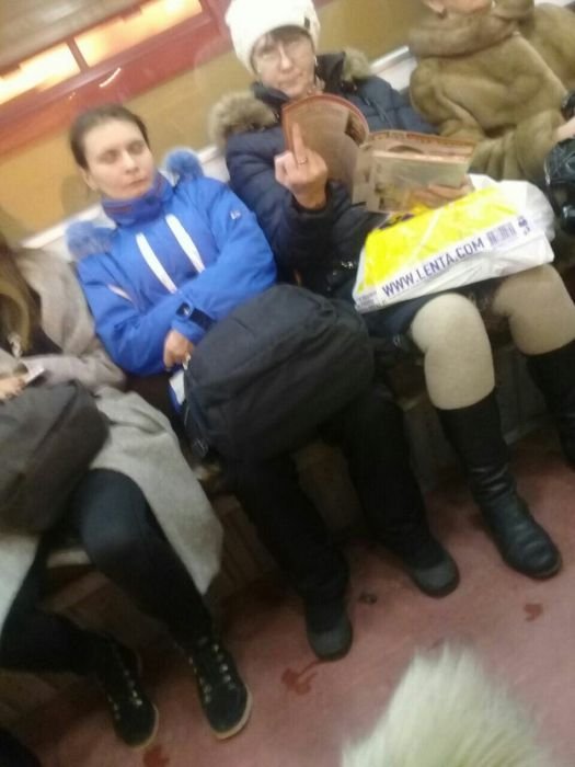  Модники из российского метро (35 фото)