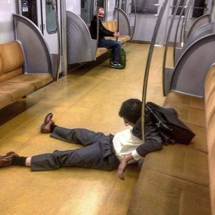  Фрики в метро (37 фото)