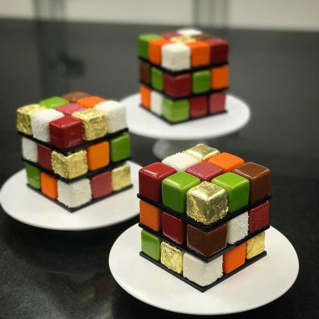 Торты в форме кубика Рубика от Седрика Гроле (8 фото)