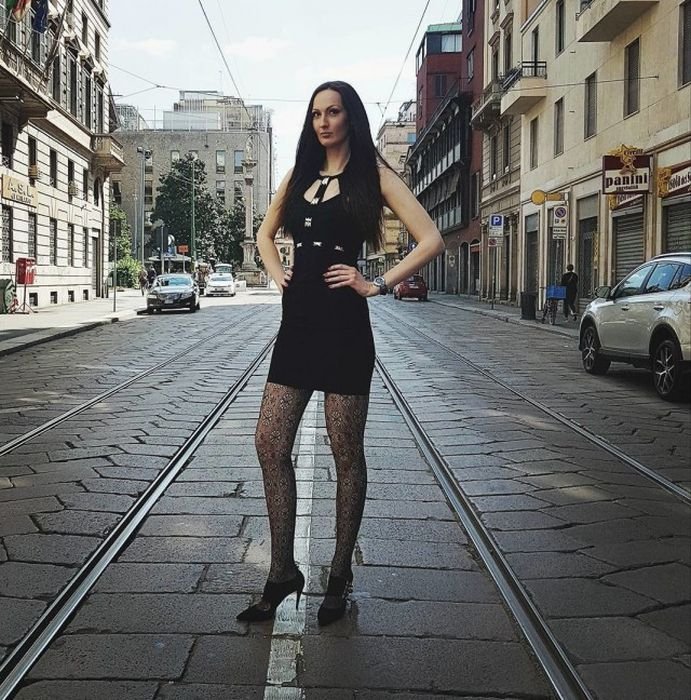  Россиянка Екатерина Лисина подала заявку на титул женщины с самыми длинными ногами в мире (15 фото)