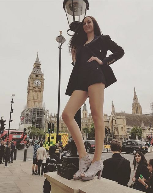  Екатерина Лисина признана самой высокой моделью в мире и женщиной с самыми длинными в мире ногами (14 фото)