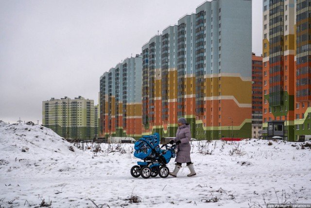  Типичное гетто на окраине Санкт-Петербурга (25 фото)