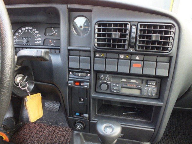 Opel Omega 1992    705     (13 )