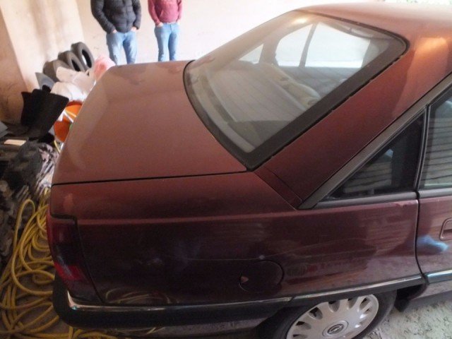 Opel Omega 1992    705     (13 )