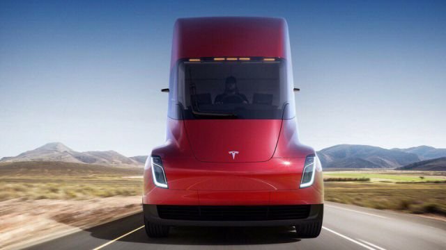 Компания Tesla представила грузовой электрокар Semi и суперкар Roadster (6 фото)