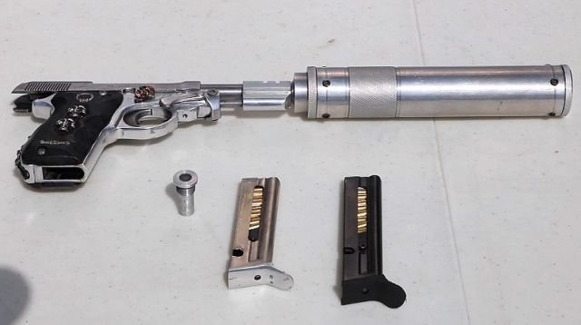 Кустарные пистолеты-пулеметы MAC-11 стали популярным оружием преступного мира (7 фото)