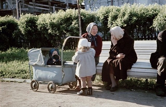 Постановочные цветные фото советской эпохи (29 фото)