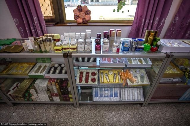 Товары в магазинах Северной Кореи (27 фото)