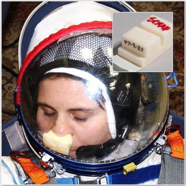 Полезное приспособление для космонавтов (3 фото)