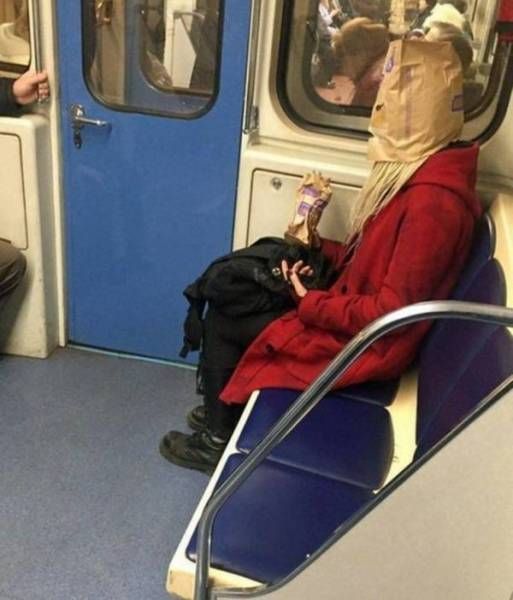 Странности в метро (32 фото)