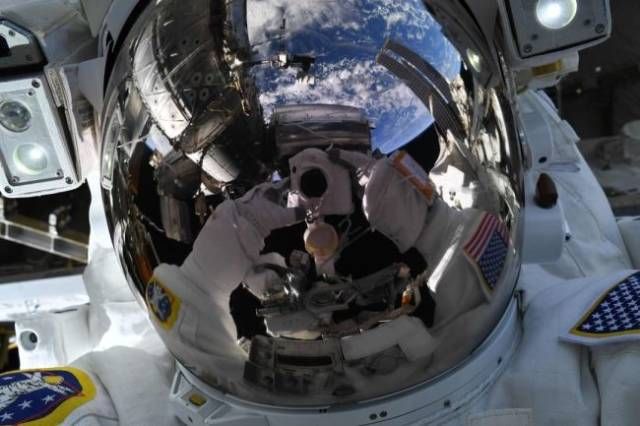 NASA радует фанатов космоса свежими снимками (34 фото)