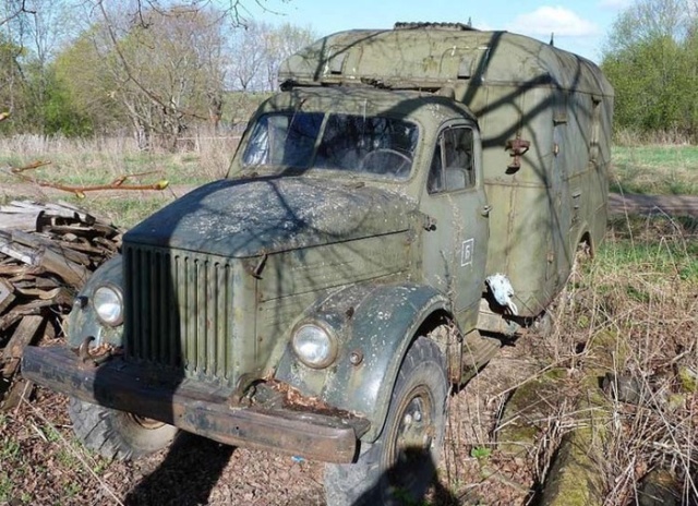 Восстановление грузовика ГАЗ-63, который простоял в поле много лет (11 фото)