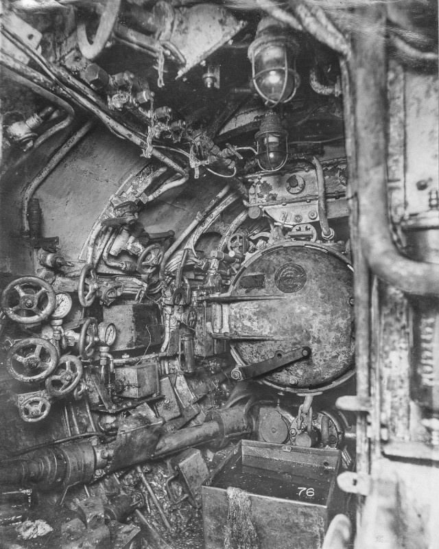 Интерьер немецкой подводной лодки времен Первой мировой войны (21 фото)