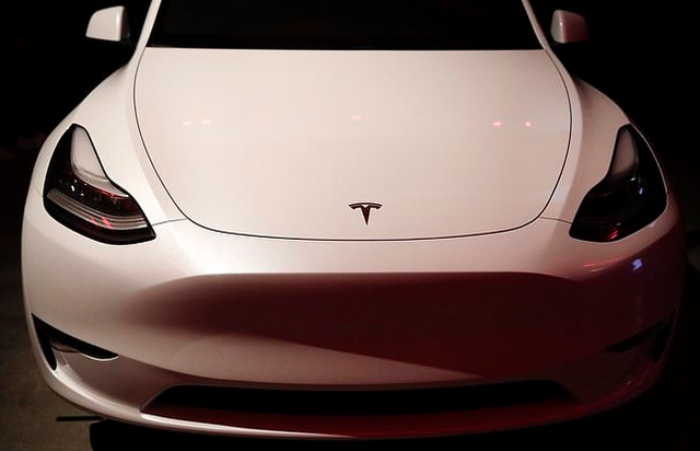 Tesla     Model Y (13 )