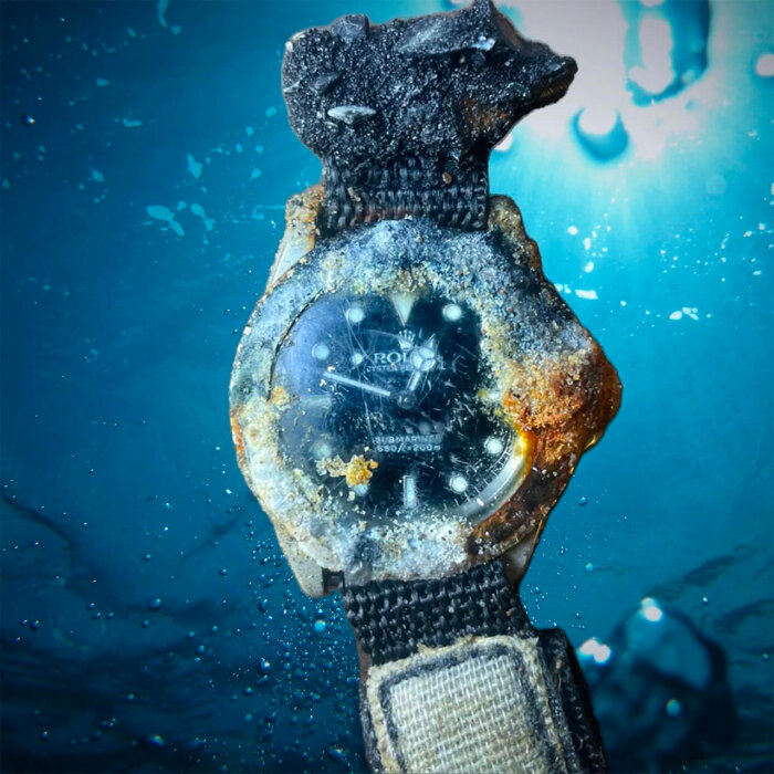 На дне Тихого океана нашли работающие часы Rolex