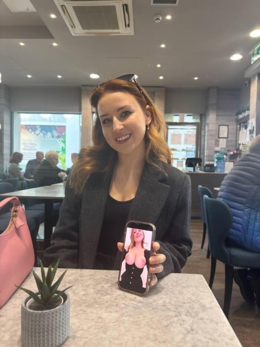 �������