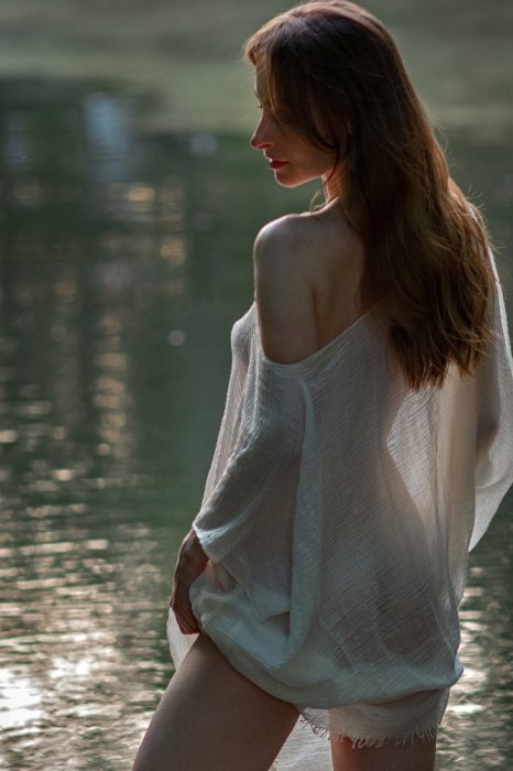 �������