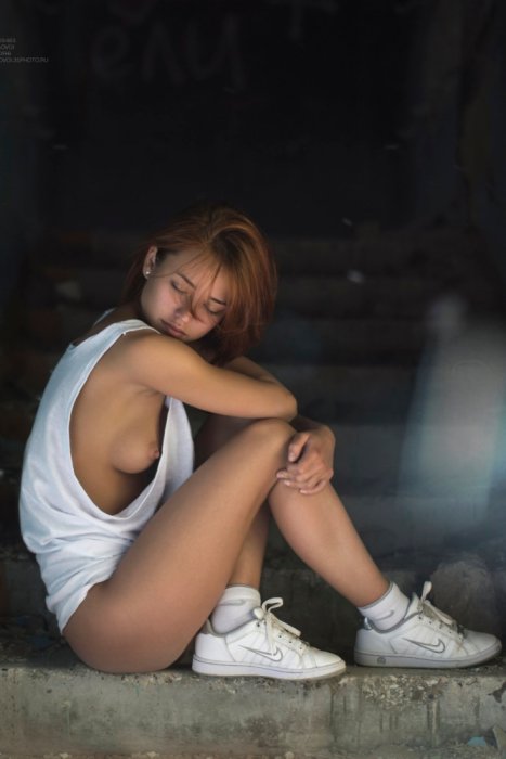 �������